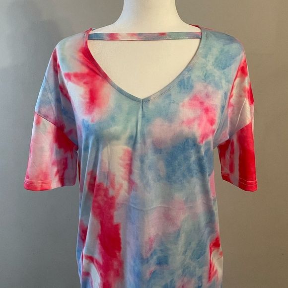 🆕 Tie Dye Shirt w/Strap at Neckline - Picture 1 of 6
